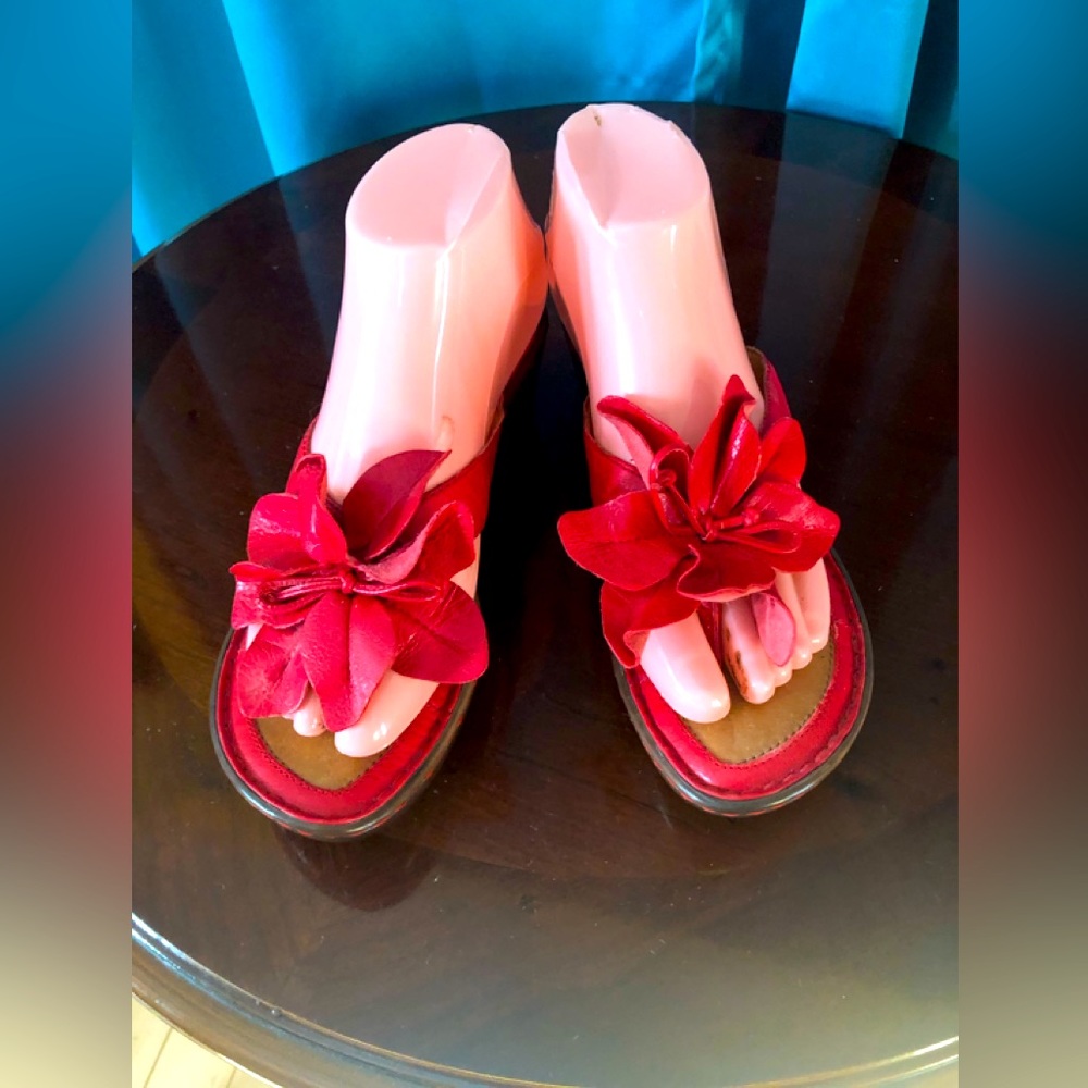 Born women’s wedge sandals size 7